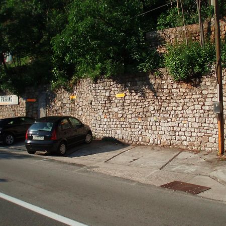 Apartments And Rooms Deskovic Mošćenička Draga Esterno foto